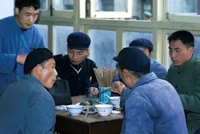 1977年女会计汤兰英遭枪决:靠职权敛财,顿顿有肉买萝卜干解腻
