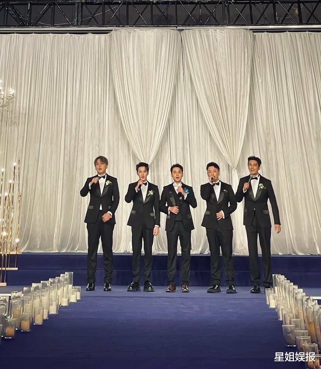 池约翰|内地初代男团成员宣布结婚，他和新娘的爱情故事好浪漫，4位队员还是伴郎