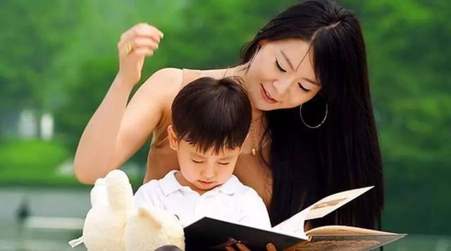 旭说心语|清华妈妈辞职带娃引热议，网友：再优秀又怎样，还不是在家带孩子