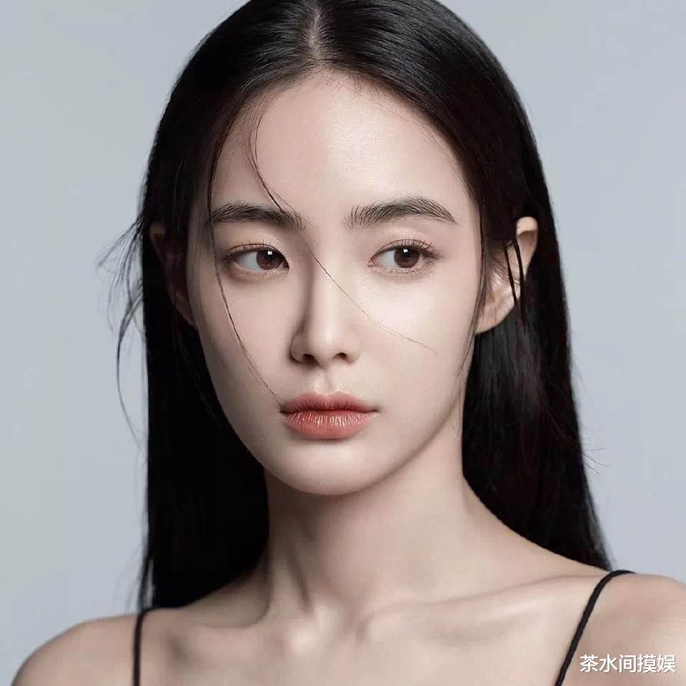 杨幂|眉形多重要？画对了杨幂纯欲倪妮妩媚，画不对，刘亦菲变蜡笔小新