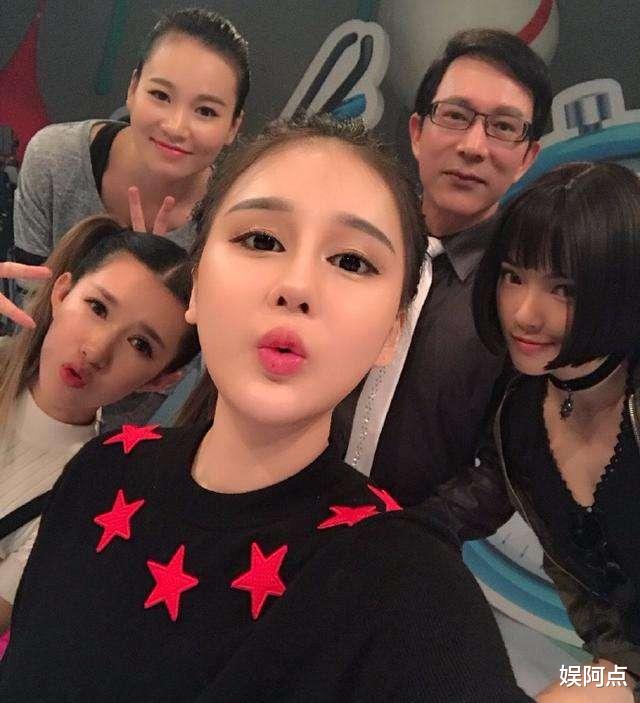 赵本山|赵本山老婆公开招婿失败后，再次放宽要求：只要谁给带走，啥都送