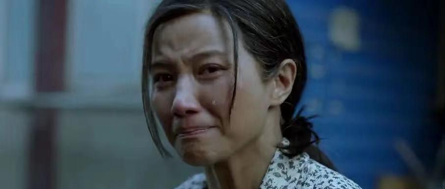 颜丙燕|凭借一部电影拿了10个奖，从不接综艺商演，让拼命捞金的明星汗颜