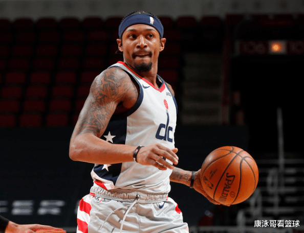 比尔|爆冷赢球！狂砍35+7，比尔大爆发威少却尴尬了，拉文35+6无力回天