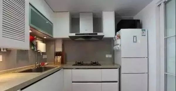 冰箱上万万不要放这些东西，小心自断财路，聪明人一眼就明白了