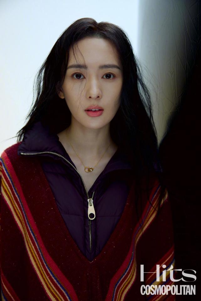 穿衣搭配|视后“童瑶”彻底放开了!穿职场装霸气侧漏,比章子怡都要有女王范