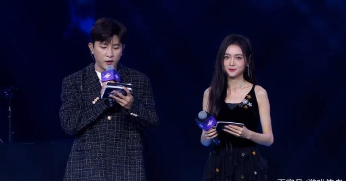 杨超越|收官之战果然不同凡响！杨超越的打扮很潮，灵儿的薄纱黑裙更完美