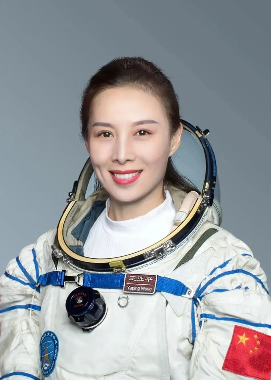 与她的勇气相比,她的容貌不值一提