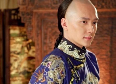 胡小小乖|邓伦新剧官宣，《夜旅人》民国造型很吸睛，形象气质过关
