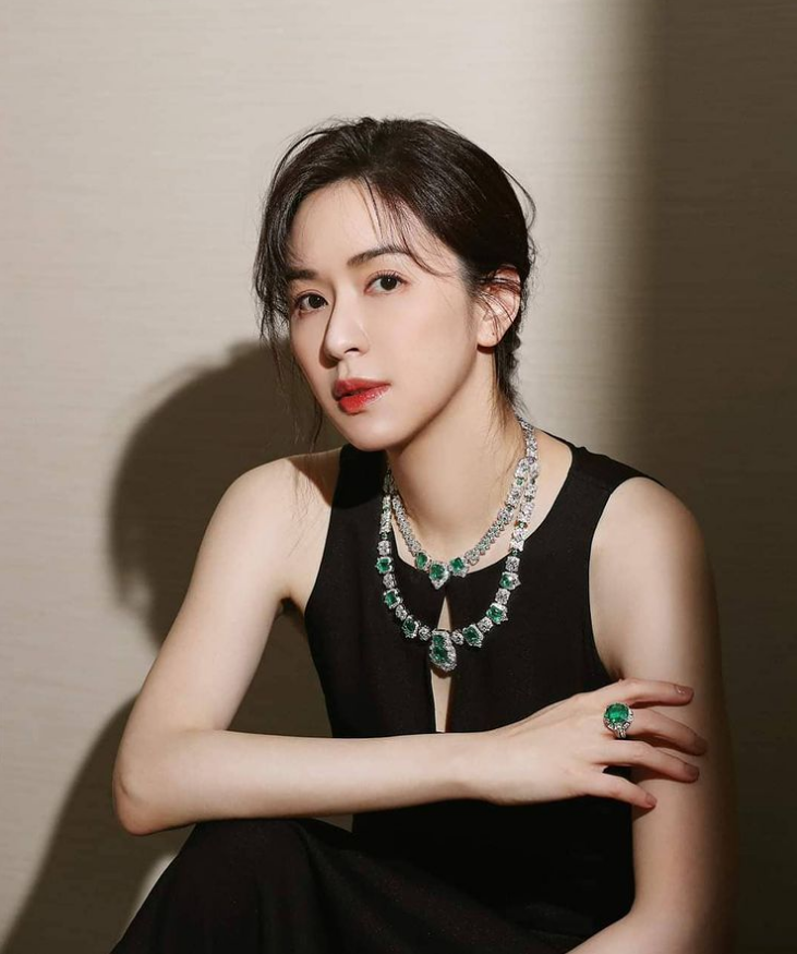 |42岁蔡依珊「零修图漫画腿」太美！天天量体重、饭要慢慢吃