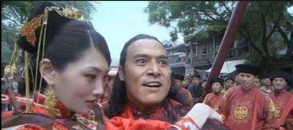 打狗棍|《打狗棍》中，那图鲁竟被洗白为“国民老公”，二丫头同意了吗？