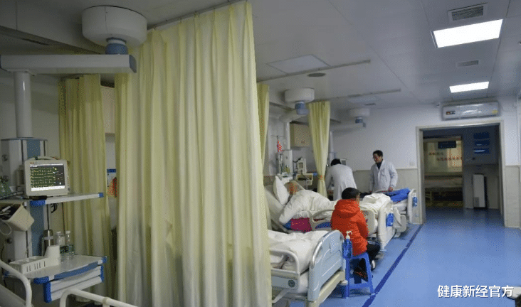 健康新经官方 夫妻2人相继查出肝癌，不久后离世，医生：每天刷碗为何不刷刷它？