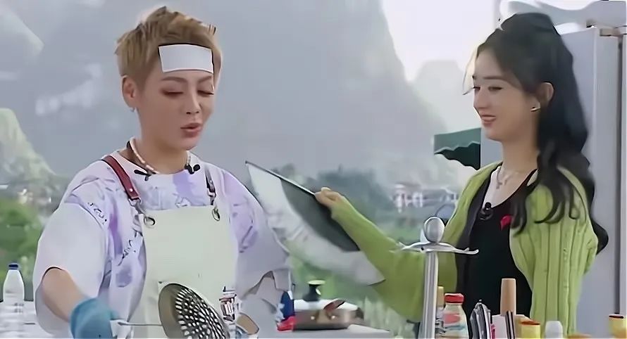 兜妈爱叨叨|被问为何将抚养权给前夫,赵丽颖9字回应太心酸,网友:惹人心疼