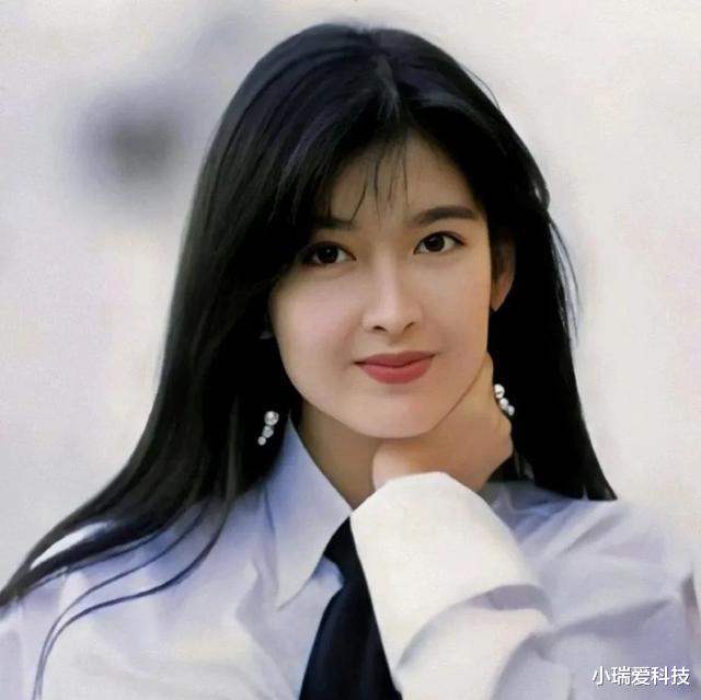 周慧敏|“玉女掌门人”周慧敏：就这样改写了命运，我们都被她的外表骗了