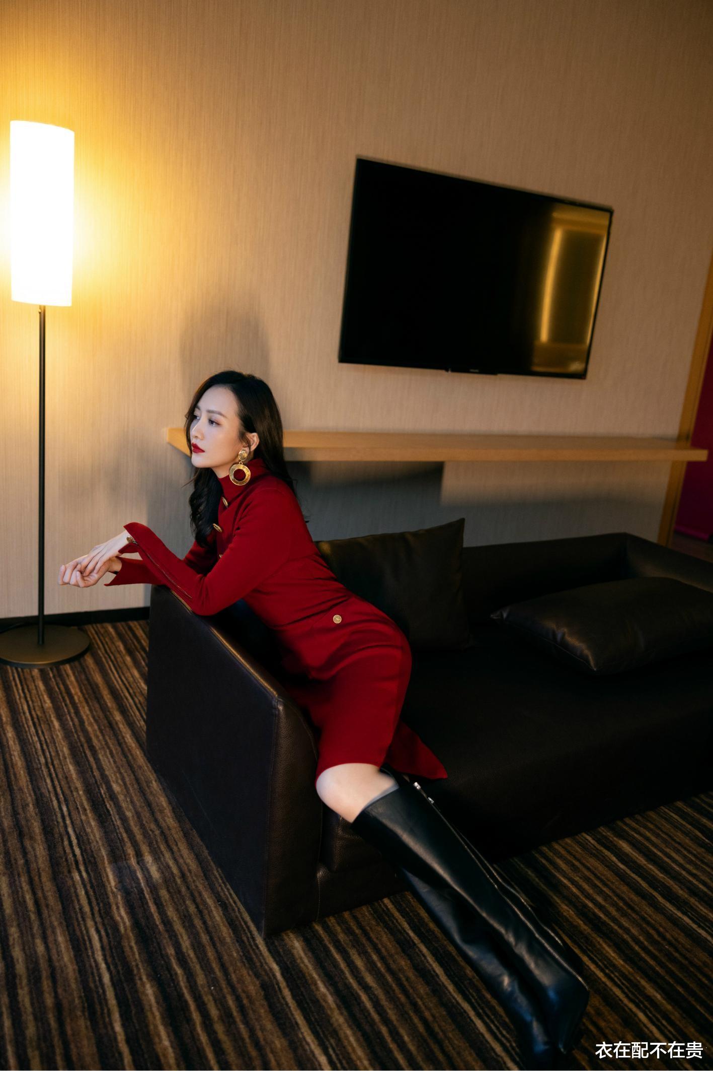 运动裤|王鸥身材有多好?遮脖子的高领裙也能秀出玲珑曲线,一般人穿不了