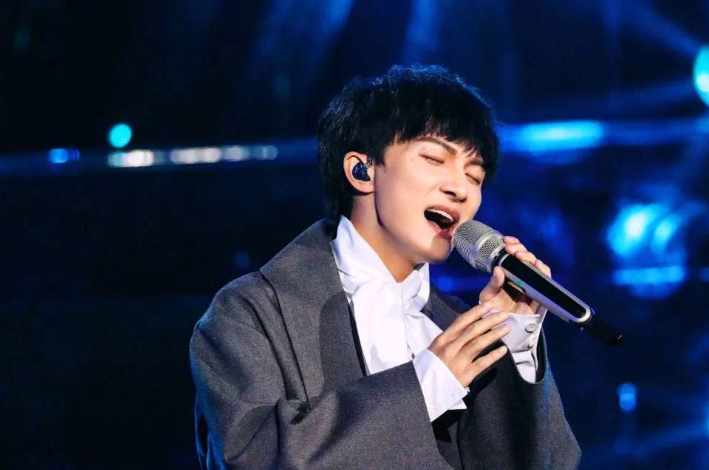 周深|一直认为周深这样优秀的人，不仅是天赋，二字那么简单