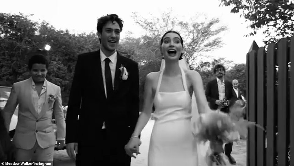 高圆圆|泪目！保罗沃克女儿出嫁，范迪塞尔替挚友挽着新娘子的手入场