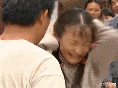 徐露|美女演员徐露：当红时嫁大7岁老公，46岁与17岁女儿同框似姐妹