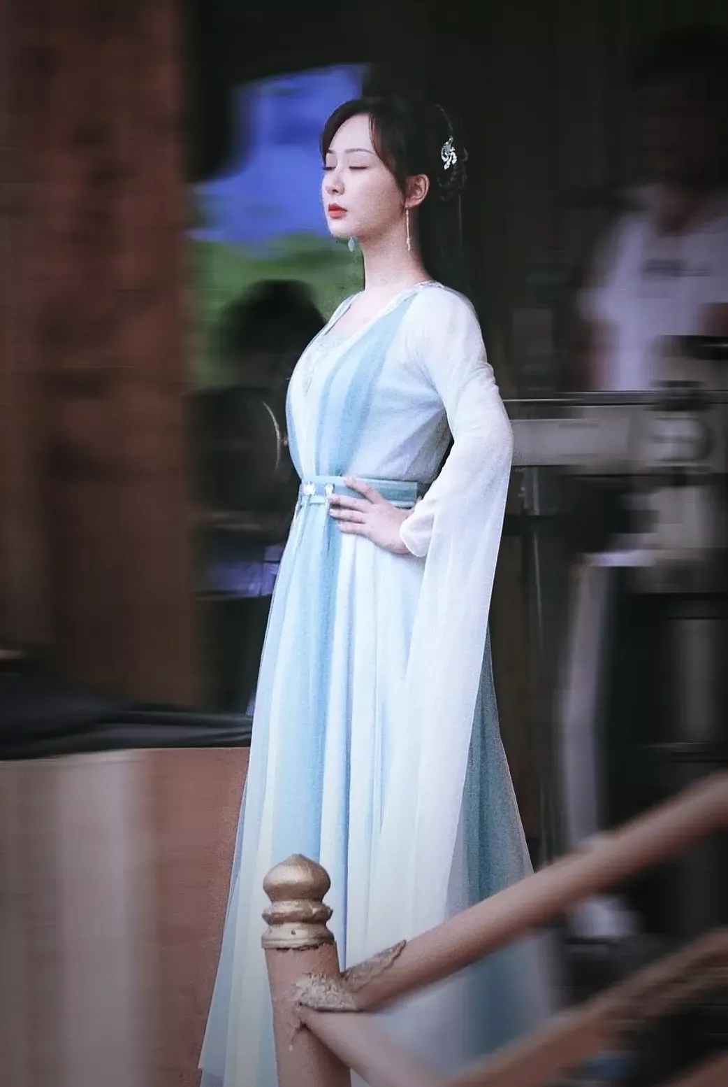 杨紫|杨紫《沉香如屑》造型出炉，化景甜同款细眉，与赵露思袁冰妍撞衫