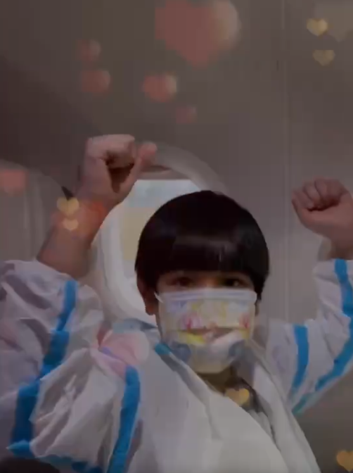 星辰大海|吴尊带全家来中国生活，晒全家福温馨有爱，俩孩子表白中国直言想去迪士尼玩