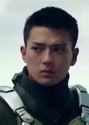 沈月|袁咏仪儿子神颜曝光！网友疯狂被圈粉：弟弟快出道吧！