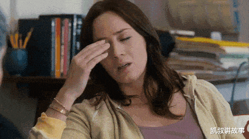 凯叔讲故事|凌晨3点，我抱着孩子在客厅走了10000步。