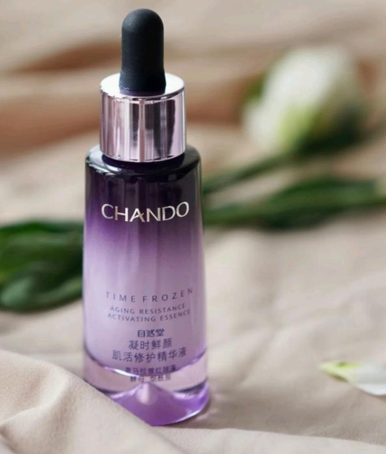 茗姐时尚日记|盘点超火的5款抗老护肤品，40岁女人的最爱，难怪皮肤紧致显年轻