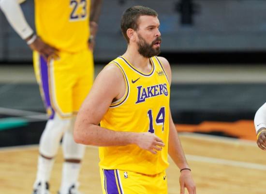 王哲林|2换1交易达成！湖人送出小加得到王哲林，后者将再冲击NBA