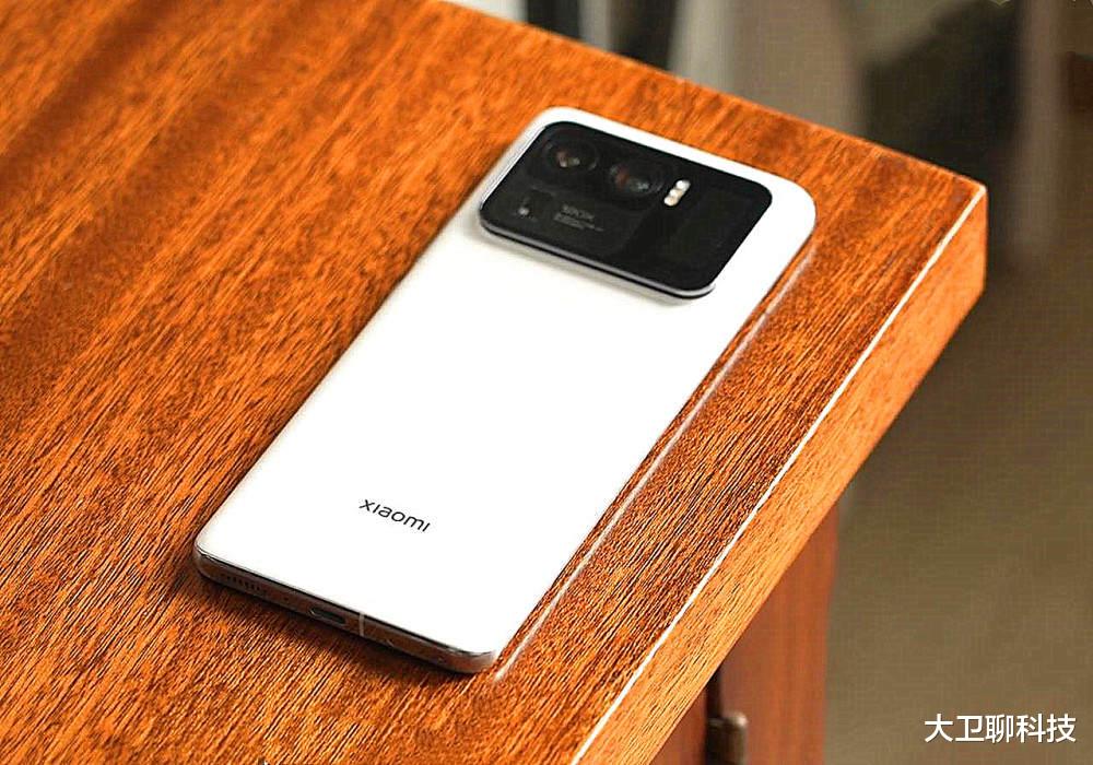 |内行人也在用，目前这4款手机最值得买，三五年也不会过时