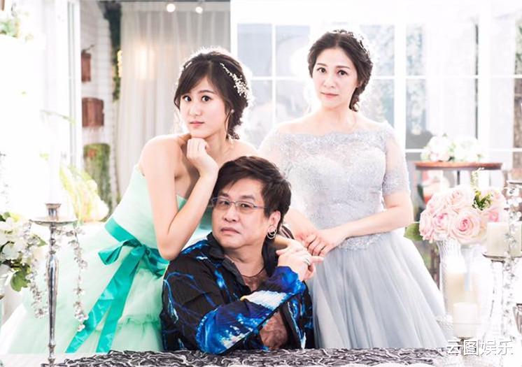 郑智化|郑智化妻女近照曝光，小7岁设计师妻子气质好，22岁女儿才貌双全