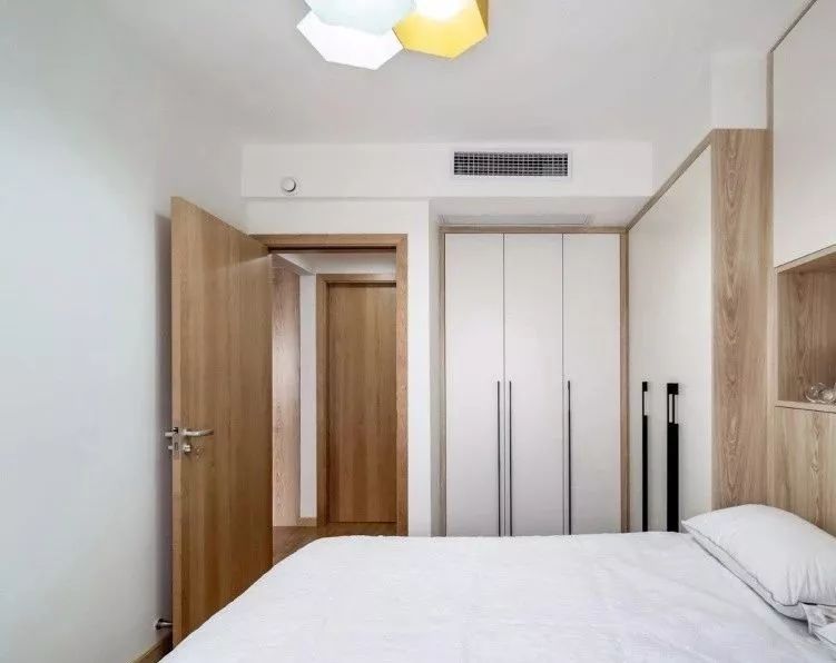 装修时尚家|L型衣柜，才是卧室里的超级收纳，转角就是个小衣帽间！