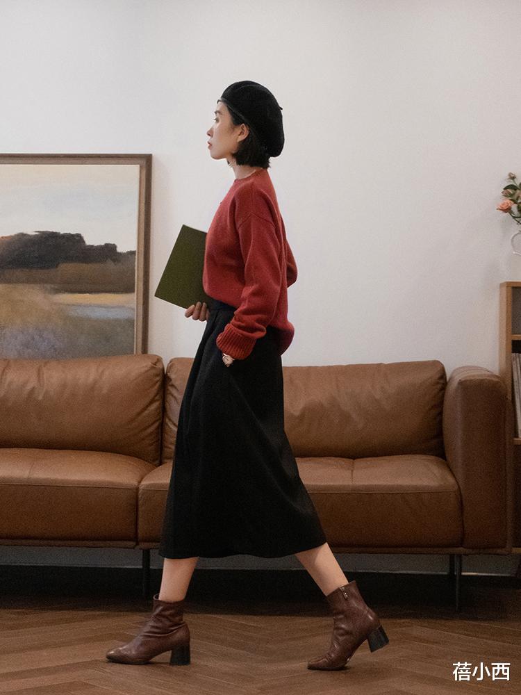 蓓小西 今年建议多穿“针织衫”和“半身裙”，学会这样搭，优雅到骨子里