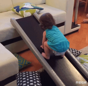 |和女老板一起去爬山，她总是走在我前面，莫名的有点慌啊哈哈哈！