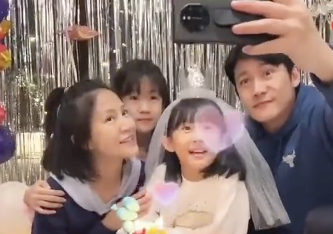 陆毅|陆毅小女儿10岁生日，全家庆生画面曝光，小叶子戴头纱公主范儿十足