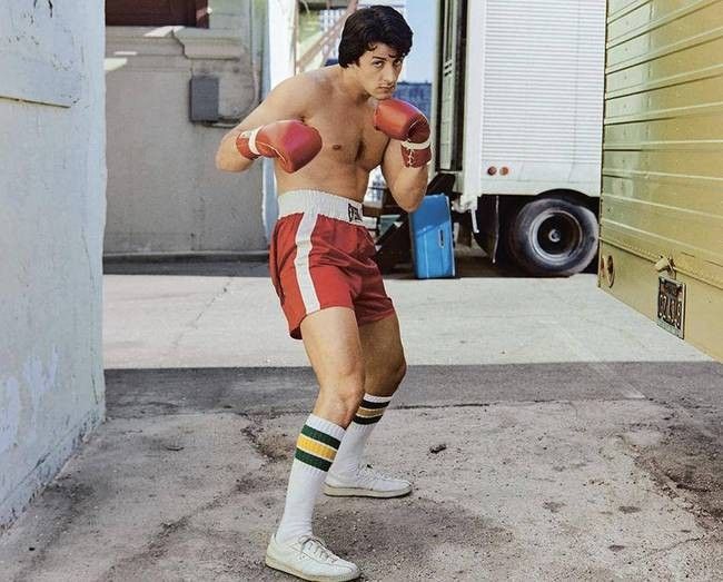 唐嫣|史泰龙：出生被产钳夹成面瘫，3任老婆都是绝色，3个女儿更是貌美