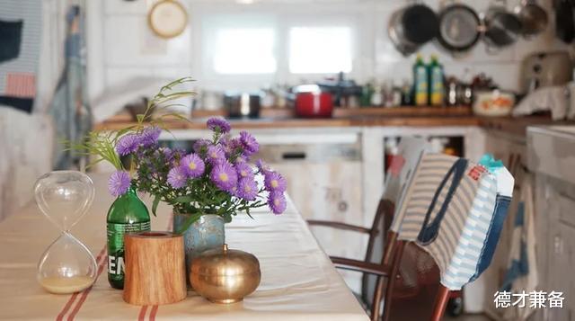 |拒绝断舍离,她坚持赤贫风设计,把家堆满“破烂儿”,是何体验?