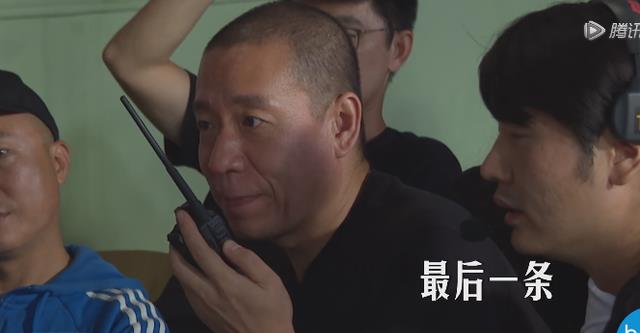 明星|梁龙另类电影作品引发辩论，观众呛声影评人：故作高深