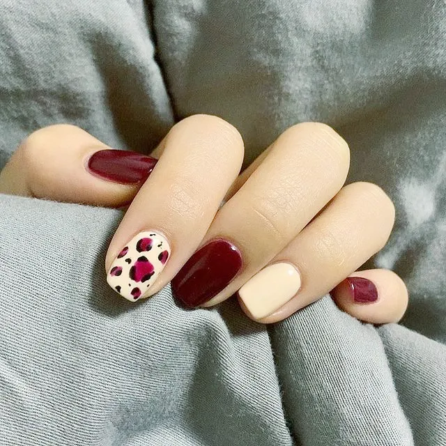 美甲|简约不花哨的INS风美甲，很高级~