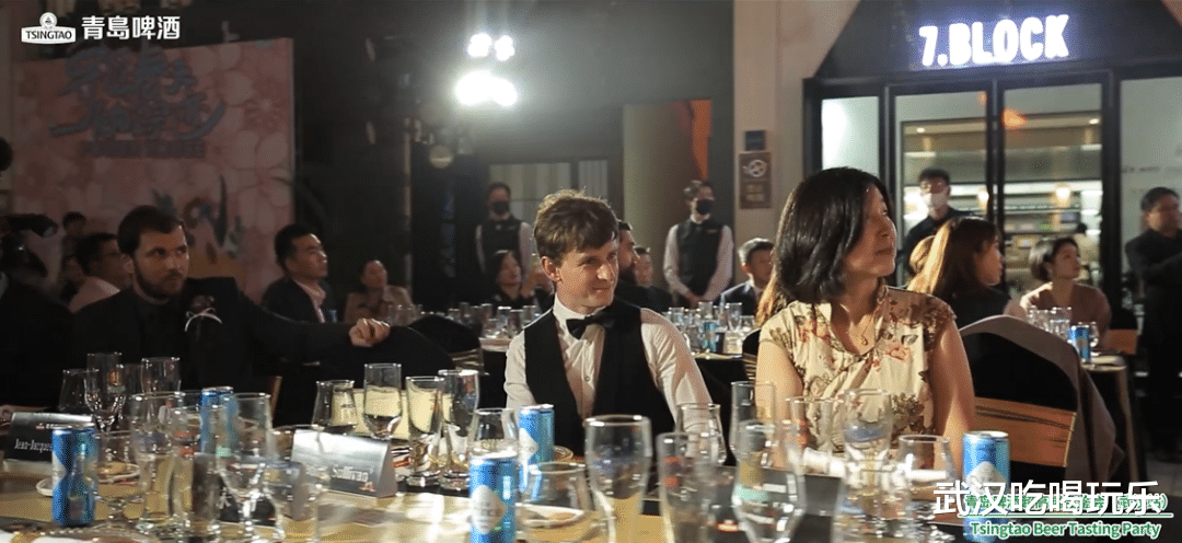 武汉吃喝玩乐 青岛啤酒武汉超高端品鉴会 用百年潮牌魅力触动湖北消费者