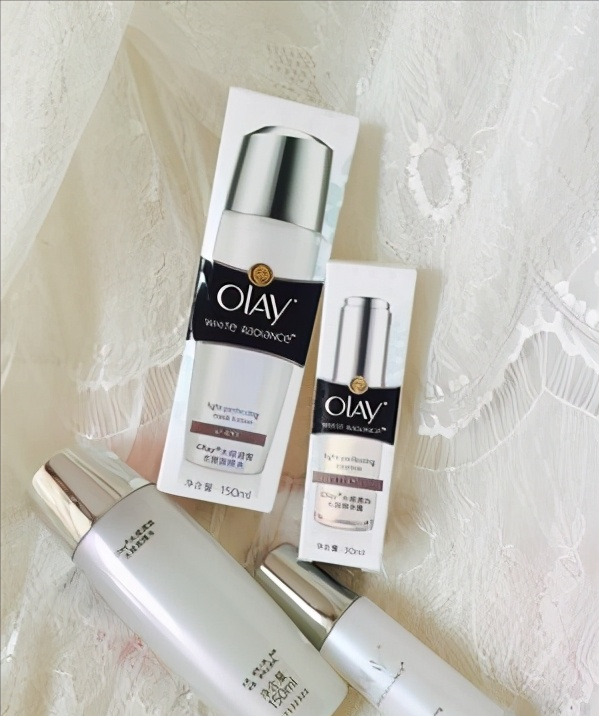 巫马玉龙|爽肤水测评：补水控油，平滑舒缓肌肤，嫩白提亮，增强皮肤屏障