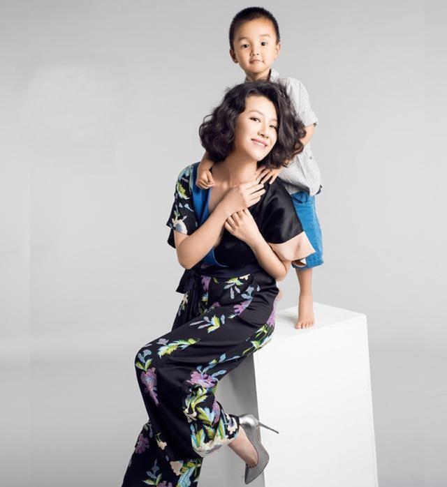 张黎|女星刘琳:中年走红,被名导拒绝结婚后患抑郁症,39岁艰难做妈妈