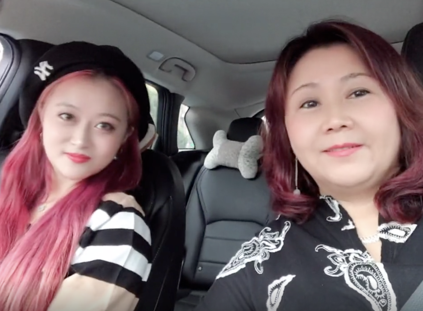 孙侨潞|孙侨潞去世一周年，妈妈来海上看望，鸣笛时引来蝴蝶细节惹人泪目