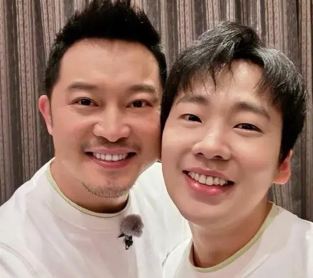 周扬青|郭德纲一家人只有郭麒麟苦苦维持身材，其他三个已放飞自我