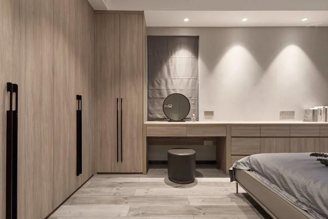 101㎡现代简约，黑白灰+原木质，时尚优雅又舒适