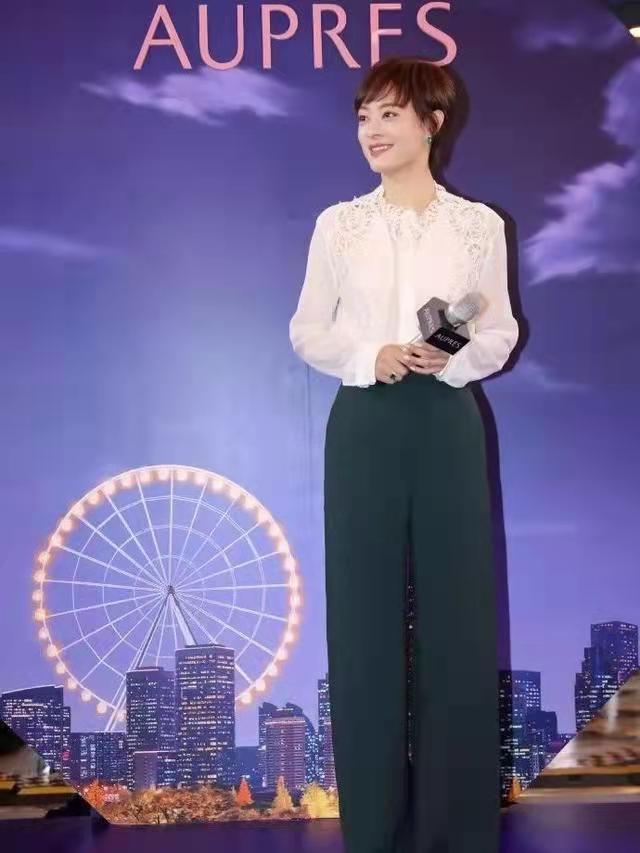 孙俪|38岁孙俪衣品开挂太会穿了，辣妈气场太强身材超好，飒气绝美