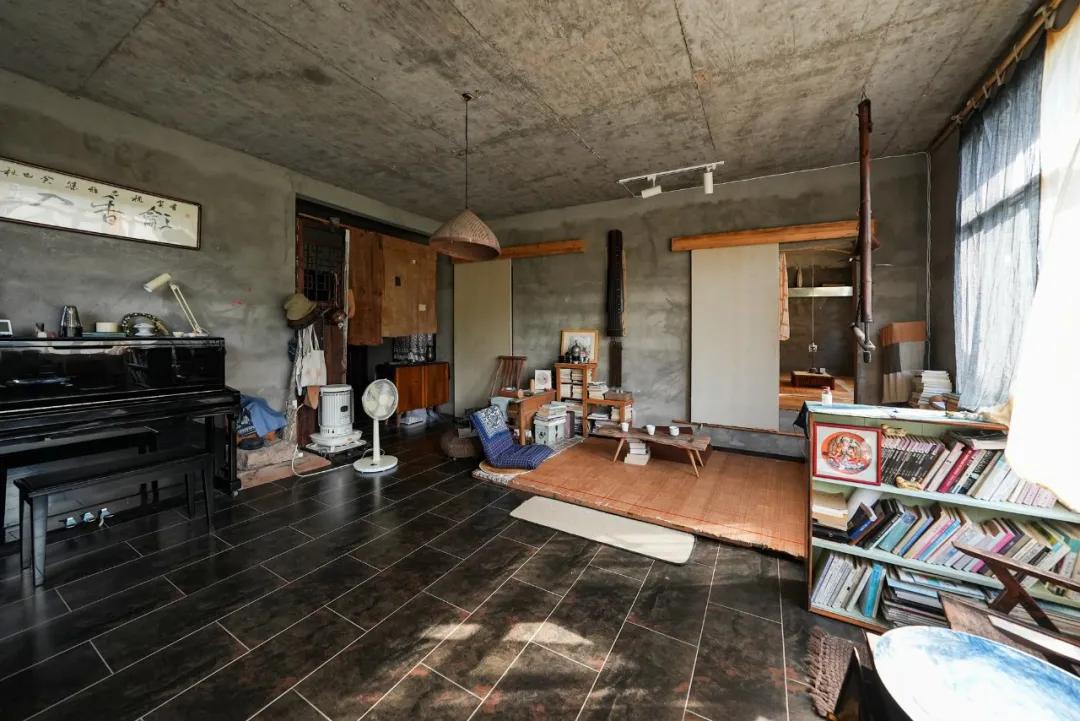 她修45㎡毛坯房火了：不用空调、少刷手机，朋友却踏破门