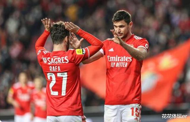 熱蘇斯|歐冠力壓巴薩出線+聯(lián)賽落后榜首4分，如此出色，一代名帥卻下課了