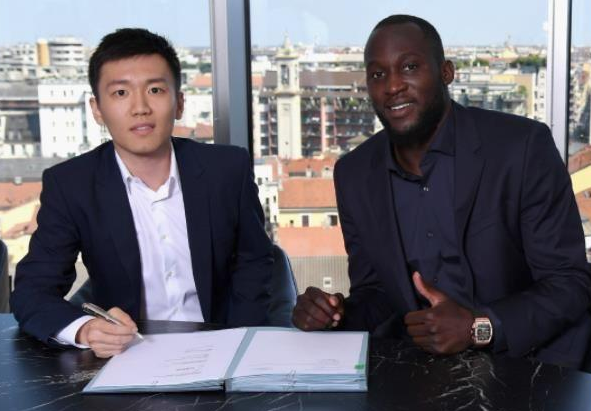 国际米兰|张康阳艰难抉择:给卢卡库标价1.2亿欧!缓解国米财政,太狠心