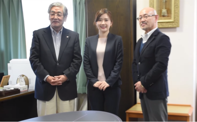 时尚风行派 福原爱颜值彻底大回春！穿西装升职事业再攀升，肌肤白皙得令人羡慕