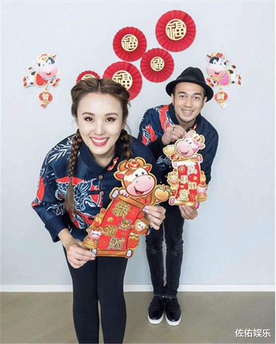 情人节|知名女星情人节官宣怀二胎，大肚如箩还与女儿嬉戏打闹超幸福