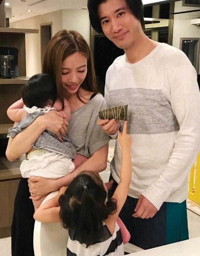 王力宏|王力宏给三胎儿子取名，全名5笔没有1笔是弯的，网友：是真学霸！